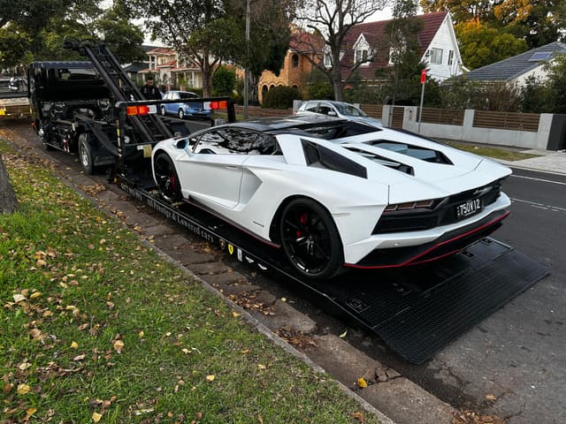 Enclosed trailer transport