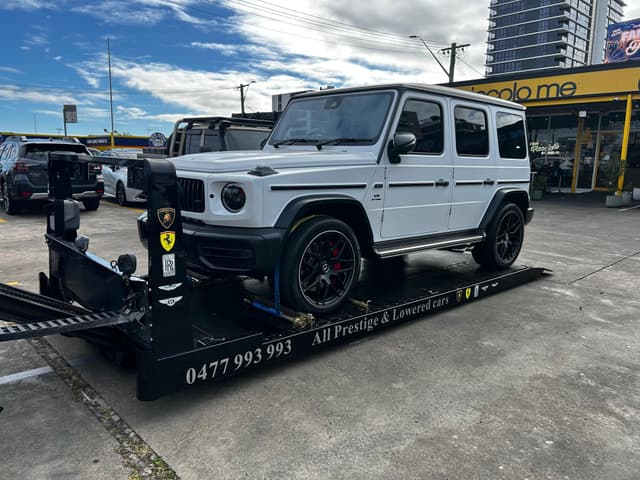 Professional car towing service